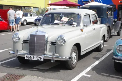 Изображения Mercedes-Benz W120 в разных ракурсах