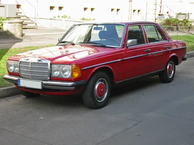 Фотография Mercedes-Benz W123 на съемке