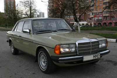 Красивый Mercedes-Benz W123 на фото