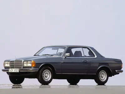 Серый Mercedes-Benz W123 на фотографии