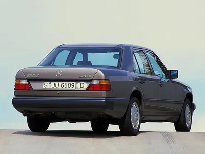 Фото Mercedes-Benz W124 в экстерьере