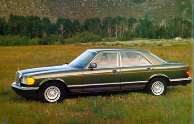 Фотографии Mercedes-Benz W126 на фоне горных пейзажей