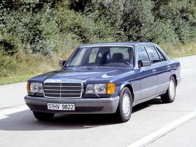 Фотографии Mercedes-Benz W126 на фоне морского побережья