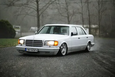 Изображения Mercedes-Benz W126 в эксклюзивном цвете