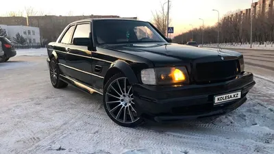 Фотографии Mercedes-Benz W126 на фоне знаменитых достопримечательностей