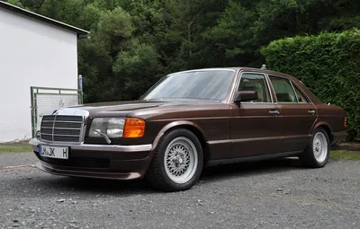 Фотографии Mercedes-Benz W126 в стиле ретро