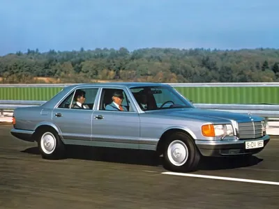 Эксклюзивные фото Mercedes-Benz W126 для любителей марки