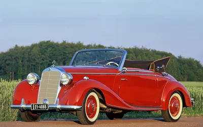 Фотография ретро-автомобиля Mercedes-Benz W136