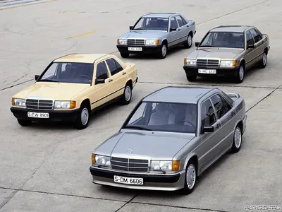 Mercedes-Benz W201: фотография с зеркальной поверхностью