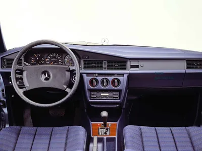 Mercedes-Benz W201 в формате JPG, PNG, WebP