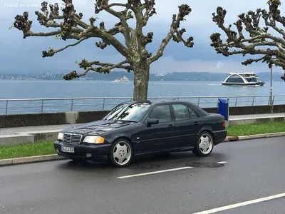 Mercedes-Benz W202 на фото на закате