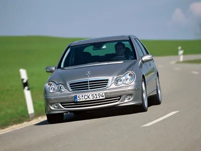 Изображение Mercedes-Benz W203 на снегу