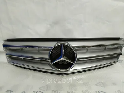 Картинка Mercedes-Benz W204 в белом цвете