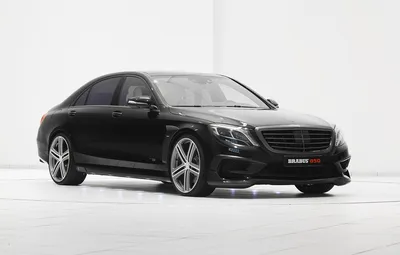 Изображение Mercedes-Benz W222 в черно-белом стиле