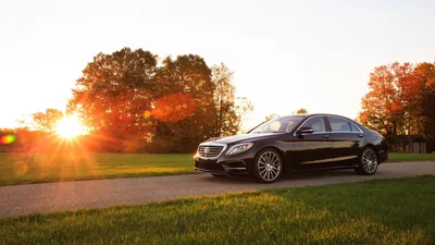 Фото Mercedes-Benz W222 сбоку на дороге