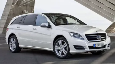 Картинка Mercedes-Benz W251 с задним спойлером