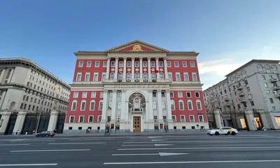 File:2014 Moscow city hall Мэрия Москвы.JPG - Wikimedia Commons