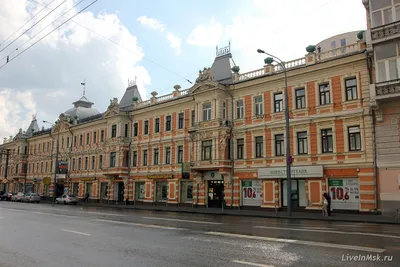 Красивая девчонка мир в Москва сити» — создано в Шедевруме