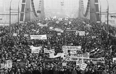 Митинги 12 июня: истории из жизни, советы, новости, юмор и картинки —  Горячее | Пикабу