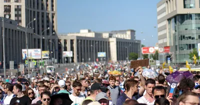 Московский активист - 12 июня на улицы Москвы вышли тысячи москвичей.  Причиной стало заказное уголовное дело о распространении наркотиков, в  котором силовики обвиняли журналиста Медузы Ивана Голунова. Дело  развалилось, а причастные к