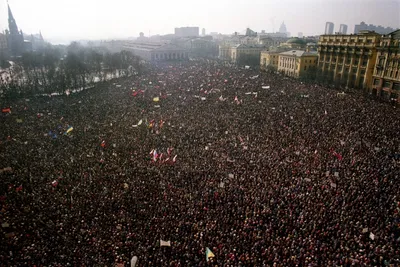 Это не мягкотелый Горбачев» 30 лет назад ветераны вышли на митинг против  Ельцина. ОМОН ответил дубинками: Общество: Россия: Lenta.ru