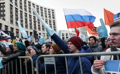 В Москве прошел митинг против изоляции Рунета — РБК