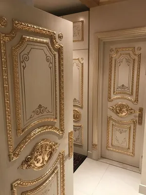 Молочные двери с золотой патиной. | Bedroom door design, Door design  interior, Interior design gallery