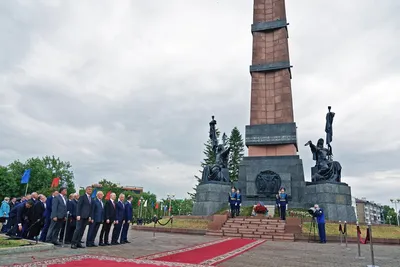 Экскурсии к монументу Дружбы в Уфе в 2024 году🧭 – цены от 2498 руб. на  январь-февраль 2024 года