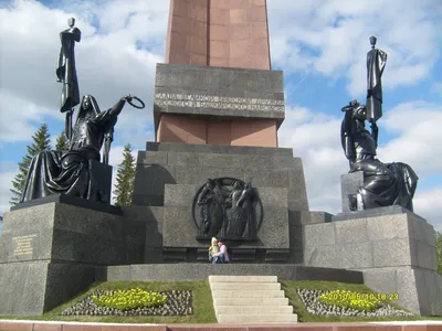 На мосту через Белую в районе Монумента Дружбы в Уфе заменят асфальт |  АВТОМОБИЛИ | АиФ Уфа