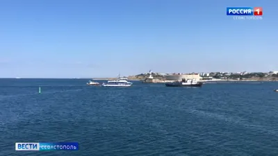 Крым, Севастополь, 17 лет 09 2019 год: Севастополь, вид с моря Редакционное  Фото - изображение насчитывающей крым, контейнер: 165848241