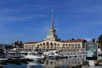 Морской порт Сочи (морской вокзал) одно из лучших мест для удачной  фотосессии