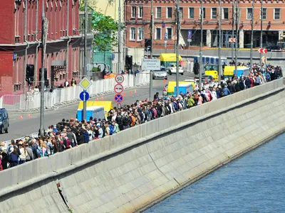 В Москве мощи Николая Чудотворца встретили молитвами и массовым  паломничеством // Новости НТВ