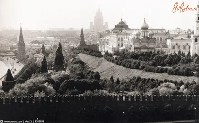 File:Москва. Кремль. Чудов монастырь c Спасс.башни 1909-1911гг p1347649.jpg  - Wikipedia