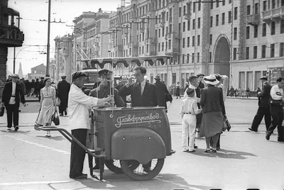 Подборка из 207 фотографических открыток «Москва 30-40-х годов». | Аукционы  | Аукционный дом «Литфонд»