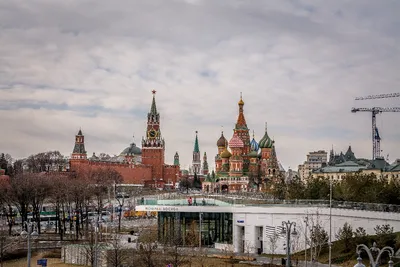 Театръ • Феномен петербургского независимого театра 90-х