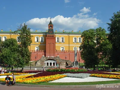 Экскурсионный тур «⚡ \"Жемчужины Москвы: Красная площадь + ГУМ + Александровский  сад\" Пешеходная экскурсия (ГРУППОВАЯ)» на 2 часа от 690 руб. за человека |  Туроператор Истоки | Уфа