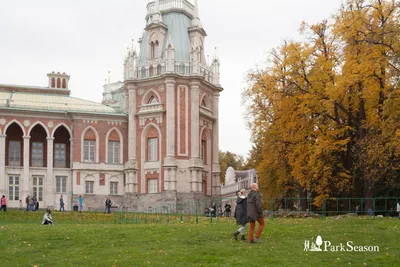 Логотип «Я люблю Москву» в музее-заповеднике «Царицыно», Москва. Карта,  фото, как добраться – путеводитель по городу на MsMap.ru