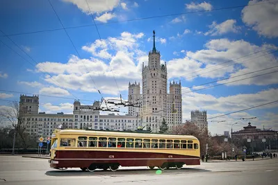 В Москве на улицы выехали ретро-трамваи :: Новости :: ТВ Центр