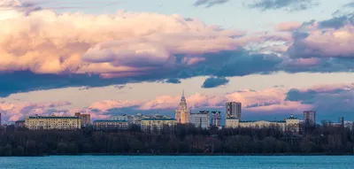 Москва. Весенний вечер в Строгино.