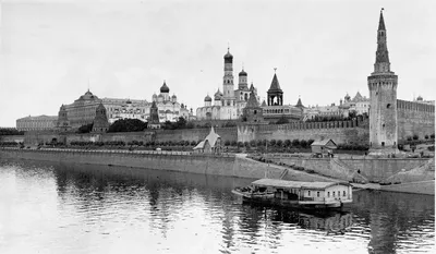 Москва Живая История - _ \"Старая Москва\" 1928 год. Так выглядело в прошлом  здание, где сегодня метро \"Охотный ряд\", \"Театральная\". В прошлом доходный  дом К. М. Полторацкого. Построен в 1821 году ,