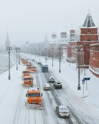 Высота снега в Москве может побить 65-летний рекорд — видео - 13.02.2021,  Sputnik Кыргызстан