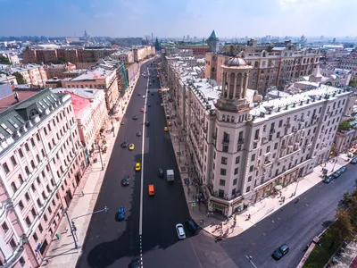 Москва, Россия - 21 июля 2019 г. Вид сверху на Комсомольскую площадь,  известную также как площадь трех железнодорожных вокзалов Стоковое  Изображение - изображение насчитывающей пассажир, горизонт: 158601813