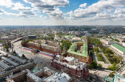 Городские Дороги С Автомобилями Вид Сверху, Москва, Кремль Фотография,  картинки, изображения и сток-фотография без роялти. Image 15246331