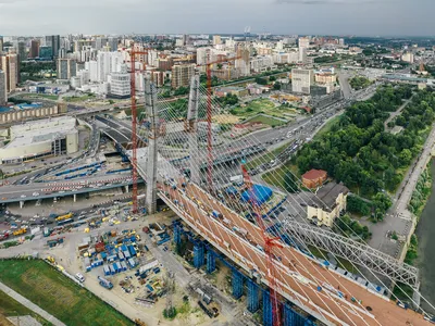 Через мост едем на машине / Бугринский мост Новосибирск