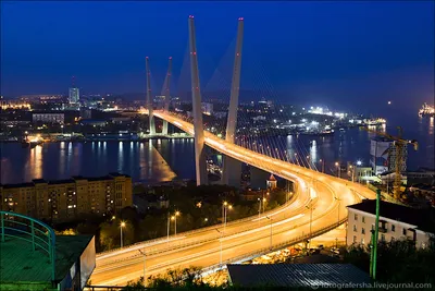 Золотой мост через бухту Золотой Рог. Ровно 10 лет назад открыли мост,  ставший символом Владивостока | Первый канал | Дзен