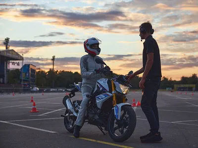 Студийная фотосессия мотоцикла BMW K-100 в студии Луч в Москве