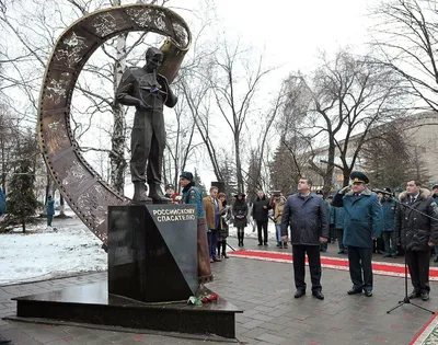 Памятник Российскому спасателю в Самаре | Скульптурное предприятие «Лит Арт»