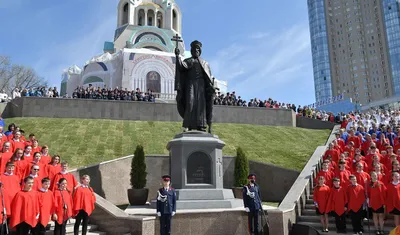 В Самаре открыли памятник князю Владимиру