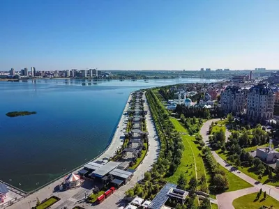 Ледовый каток на Кремлевской набережной в Казани