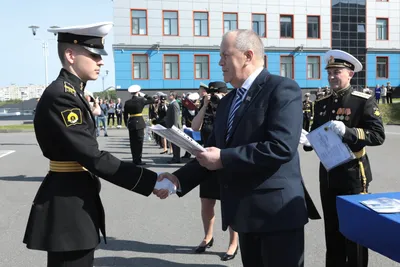 В Мурманском филиале Нахимовского военно-морского училища сегодня прозвенел  \"Последний звонок\" - Новости Мурманска и области - ГТРК «Мурман»